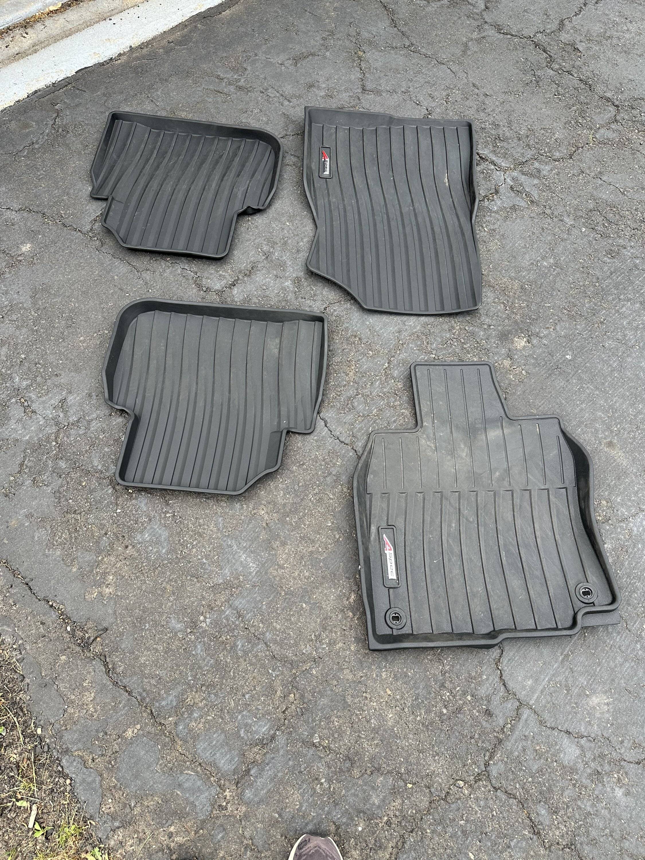 Acura Integra 2023 Acura Integra Aspec all weather mats OEM 343170AF-6B2C-407D-BF33-416ABEB4A365