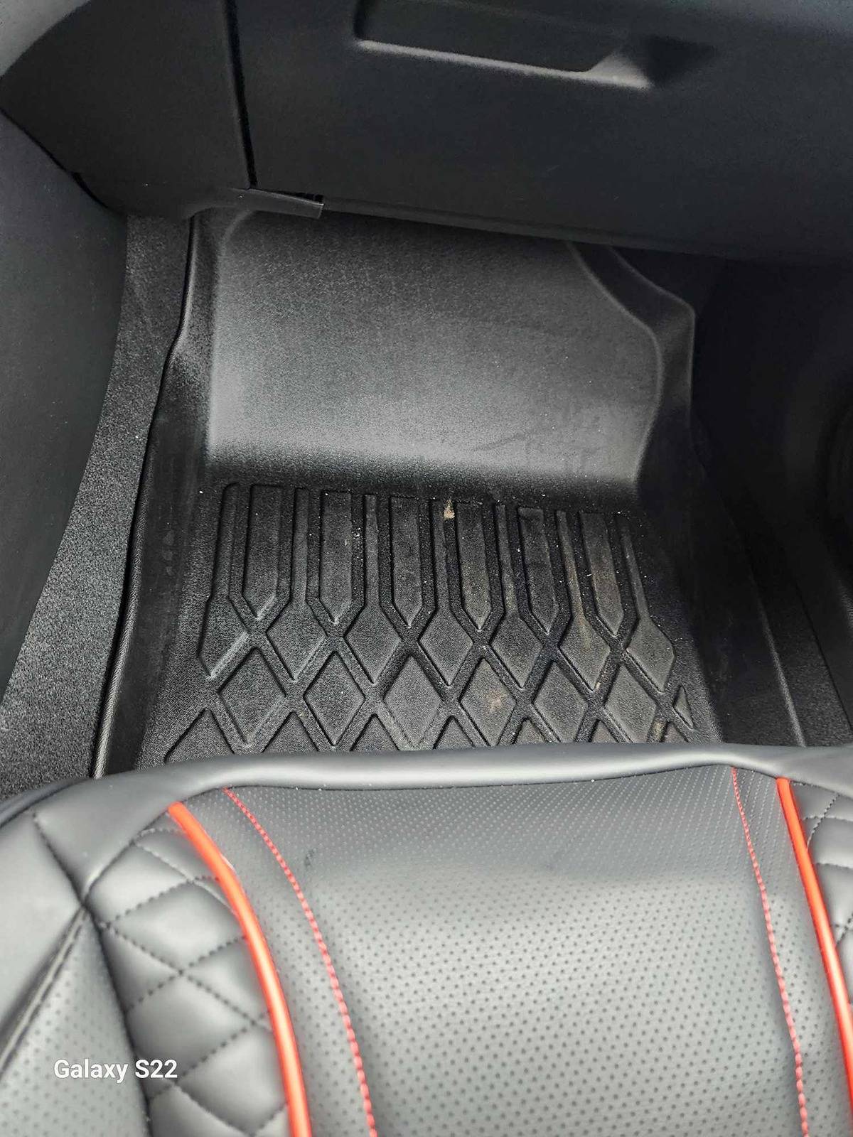 Acura Integra Alternate floor mats ecf09162-03ee-4271-9d5b-22a4330a57a8