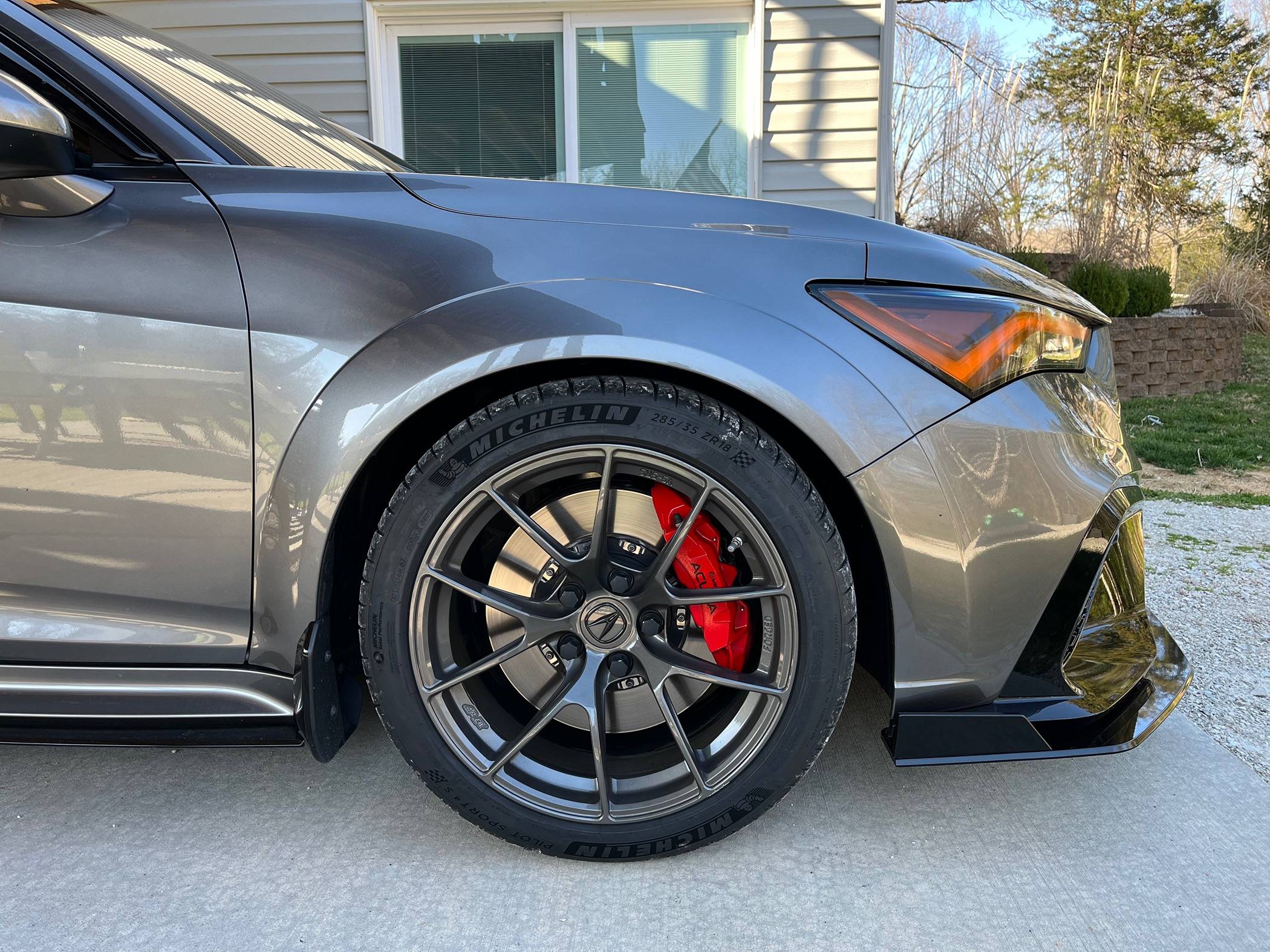 Acura Integra Apex VS5-RS wheels, not a good fit for Michelin PS4S tires??? IMG_2921